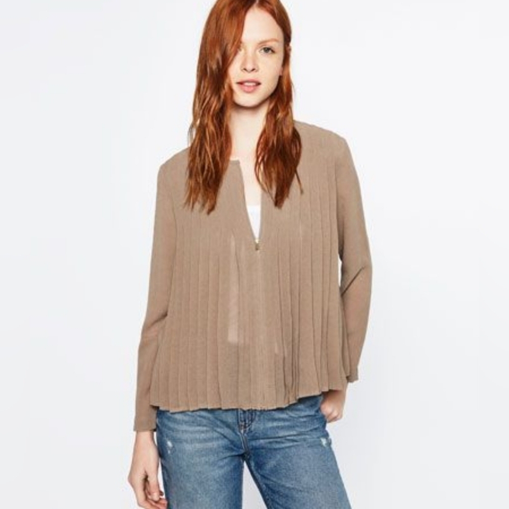 Zara Pleated Blouse Beige, Full Zipper Size Small Long-sleeve